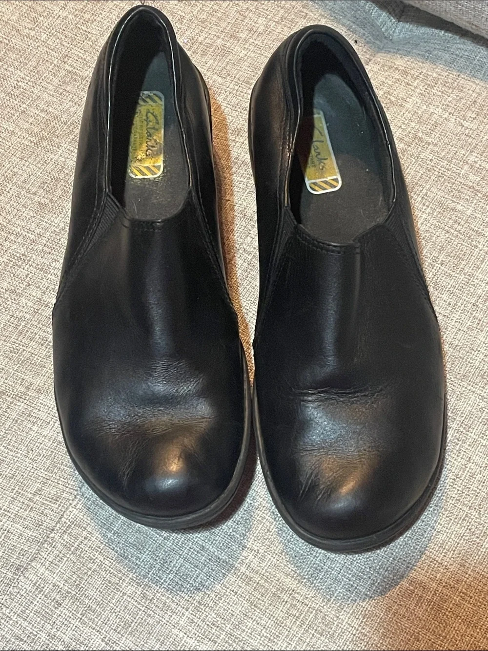 Clarks Women’s Black Leather Slip-On Work Shoes Slip Resistant Comfort Size 8.5